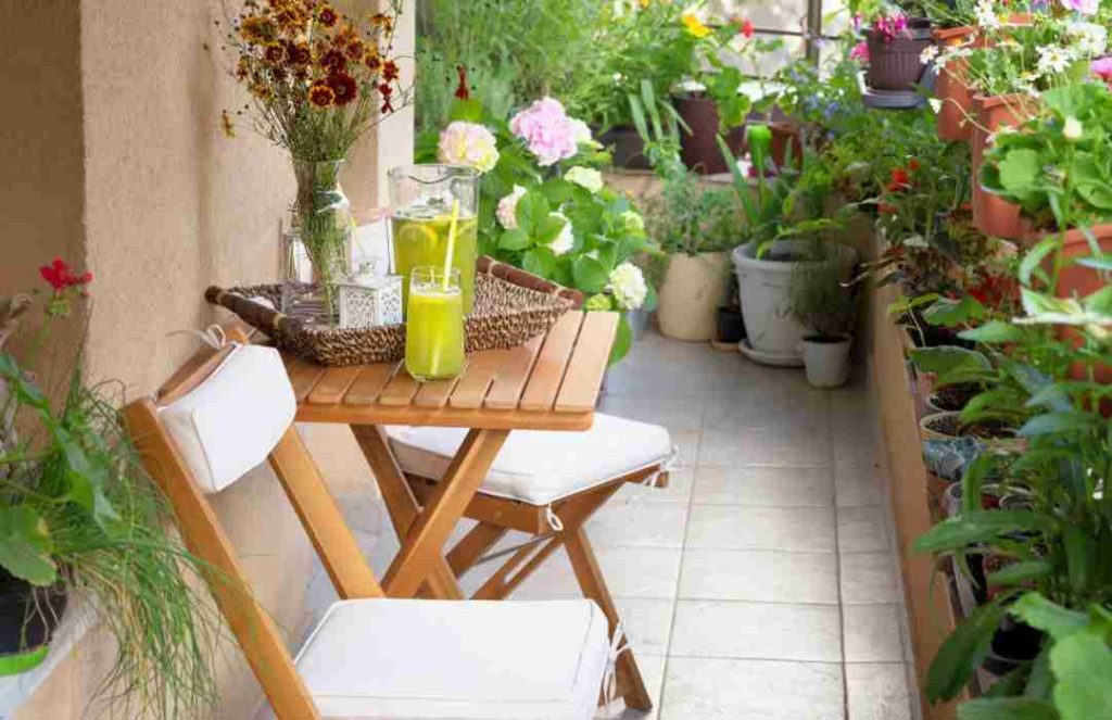 balcony_garden_for_urban_homes_indogardening_blog-image