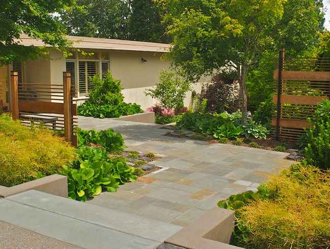 Modern_garden_design_for_tranquility_indogardening_blog-image