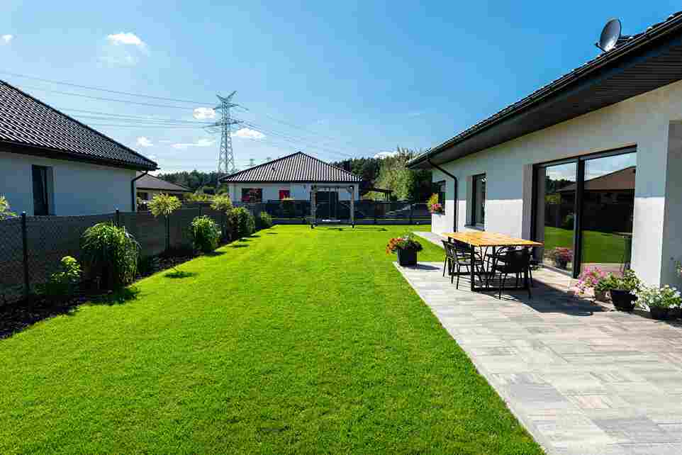 backyard_landscape_ideas_for_home _indogardening_blog-image